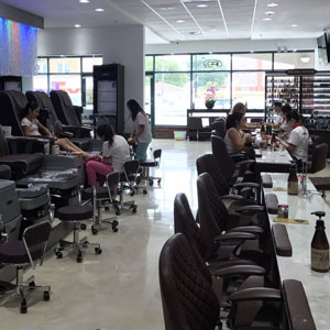 Lee Nails and Spa
