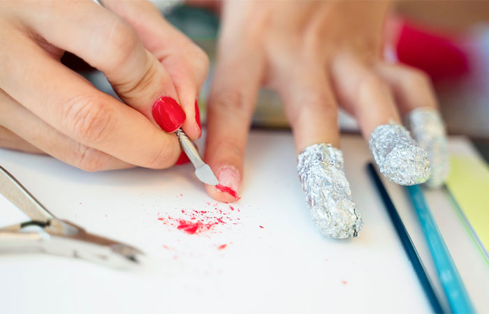 5 Ways to Remove Gel Polish (Without Acetone) 5 Ways to Remove Gel Polish (Without Acetone)